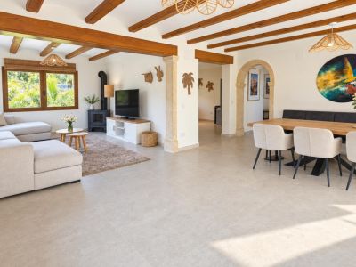 Komplett renovierte Villa zum Verkauf in Jávea, nur wenige Gehminuten von der Altstadt entfernt