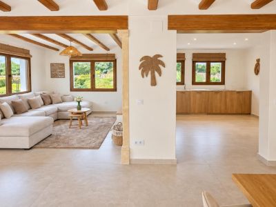 Komplett renovierte Villa zum Verkauf in Jávea, nur wenige Gehminuten von der Altstadt entfernt