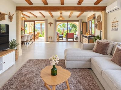 Komplett renovierte Villa zum Verkauf in Jávea, nur wenige Gehminuten von der Altstadt entfernt