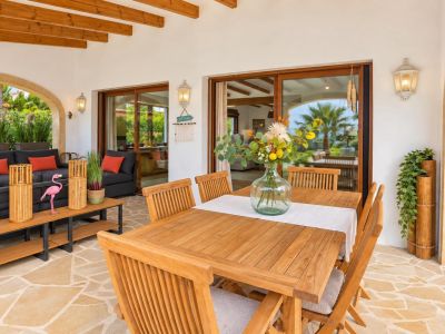 Komplett renovierte Villa zum Verkauf in Jávea, nur wenige Gehminuten von der Altstadt entfernt