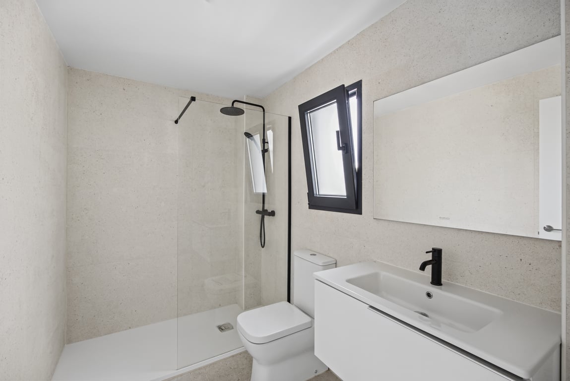 Badezimmer mit Dusche