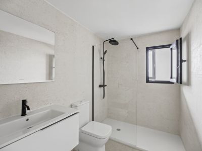 Badezimmer mit Dusche