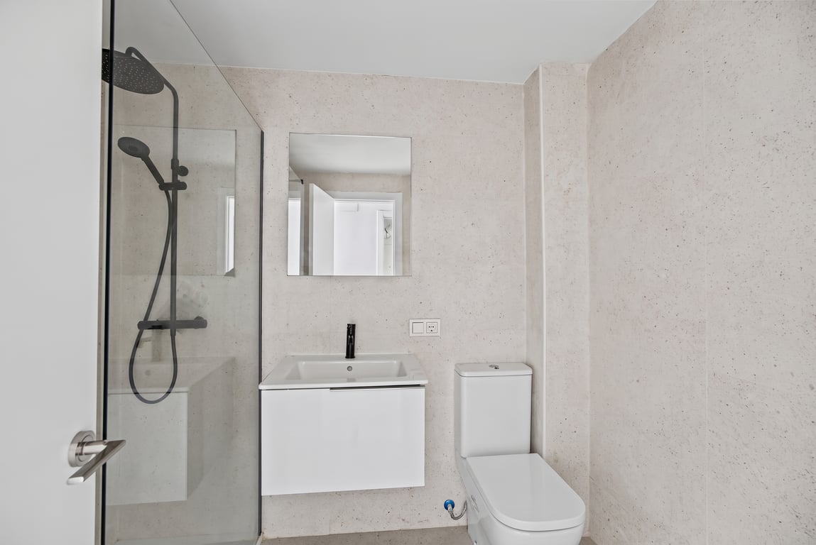 Badezimmer mit Dusche