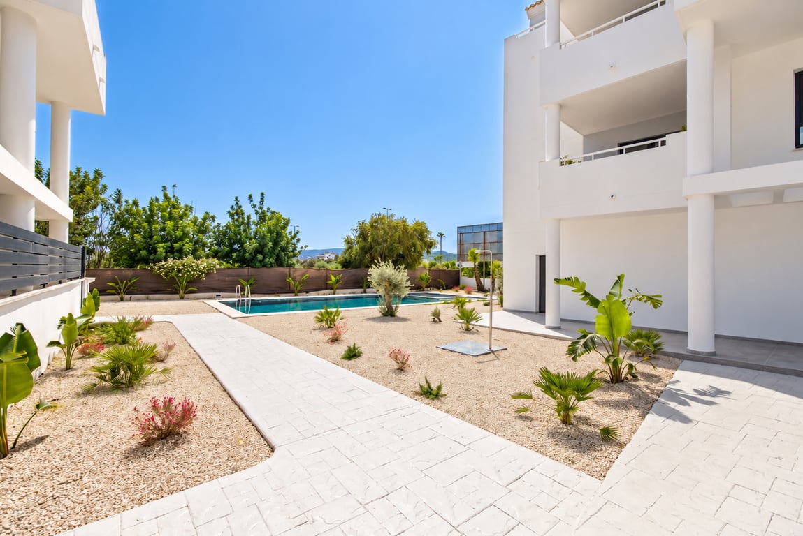 Gemeinschaftspool und Garten