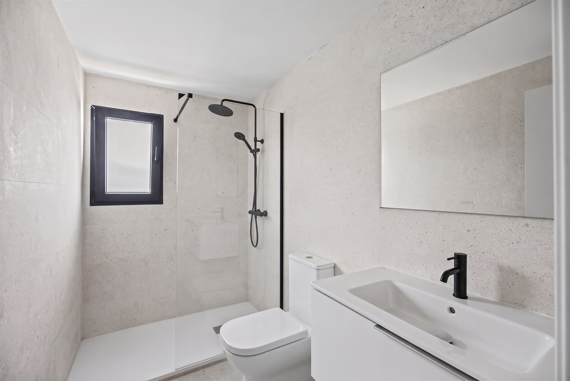 Badezimmer mit Dusche