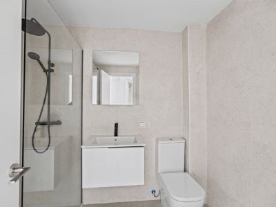 Badezimmer mit Dusche