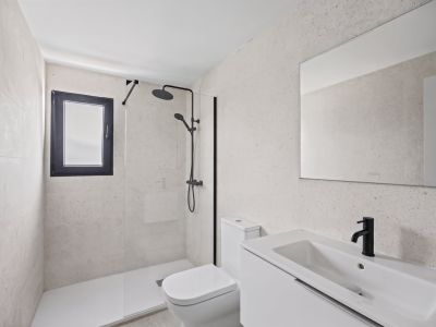 Badezimmer mit Dusche