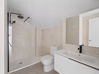 Badezimmer mit Dusche