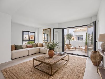 Wohnzimmer mit Zugang zur Terrasse