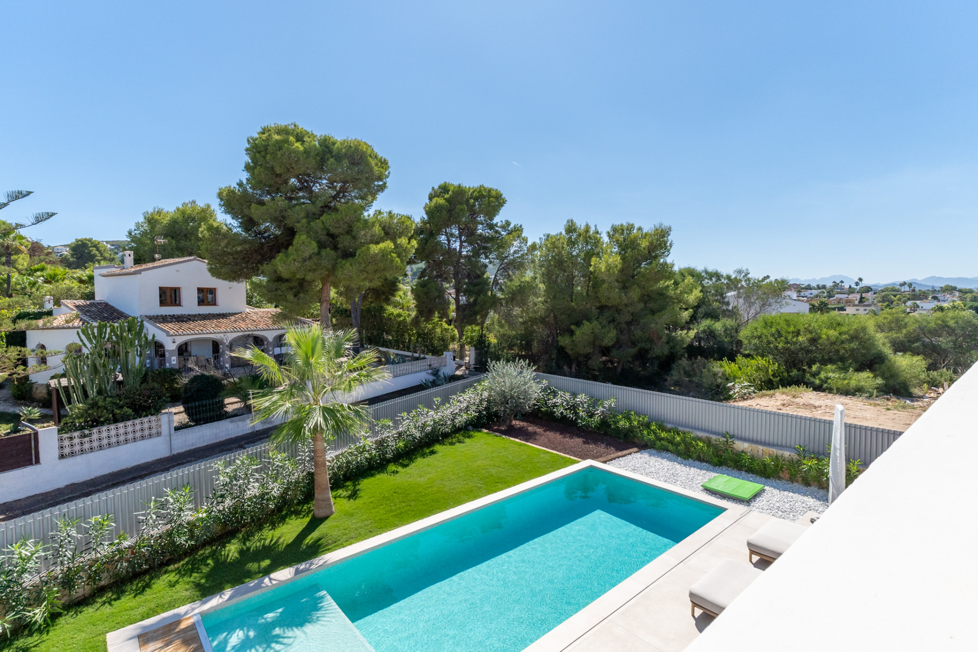 Pool und Garten