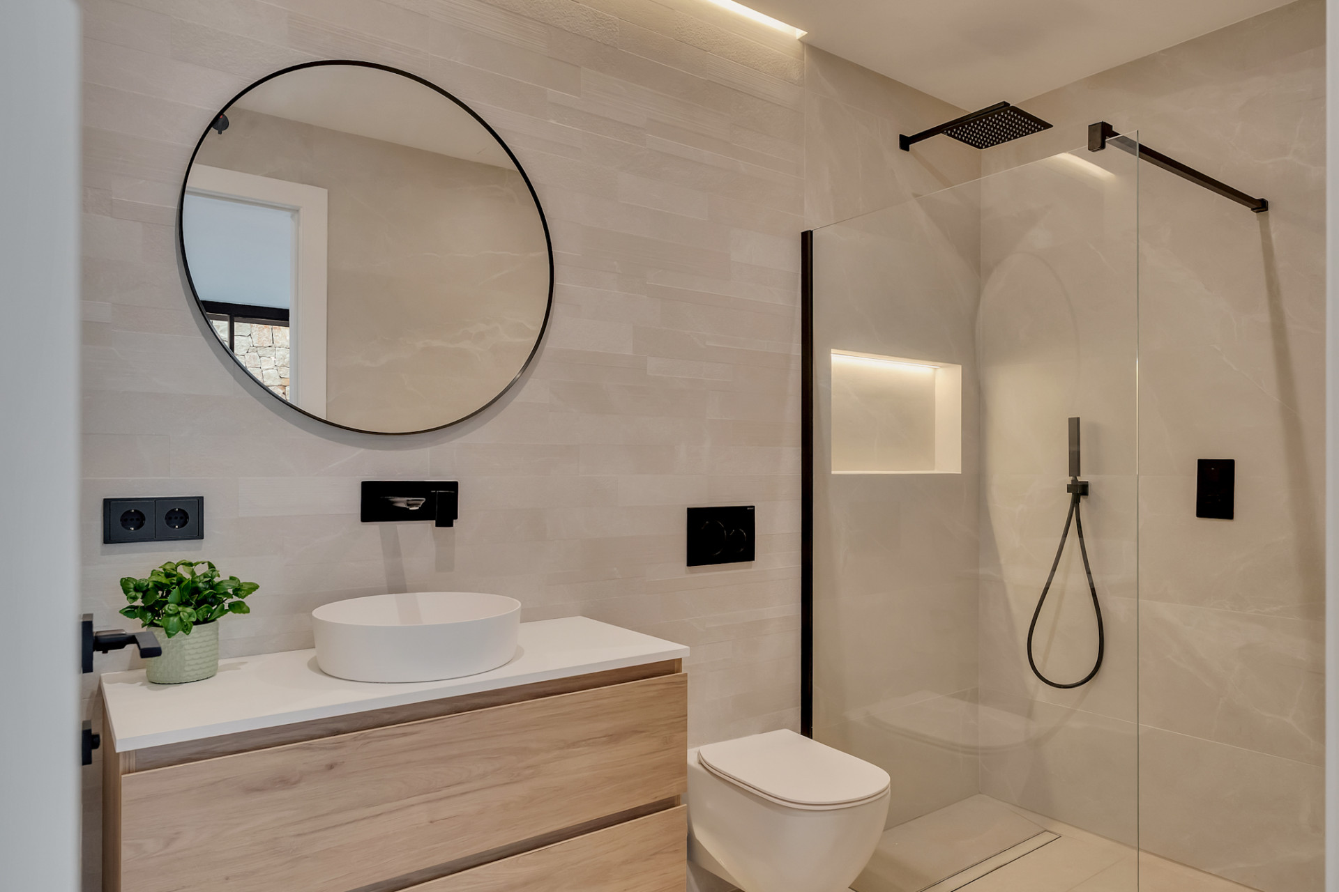 Badezimmer mit Dusche