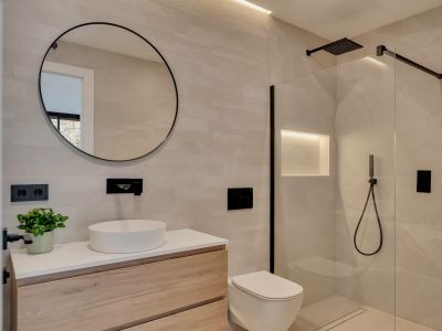 Badezimmer mit Dusche