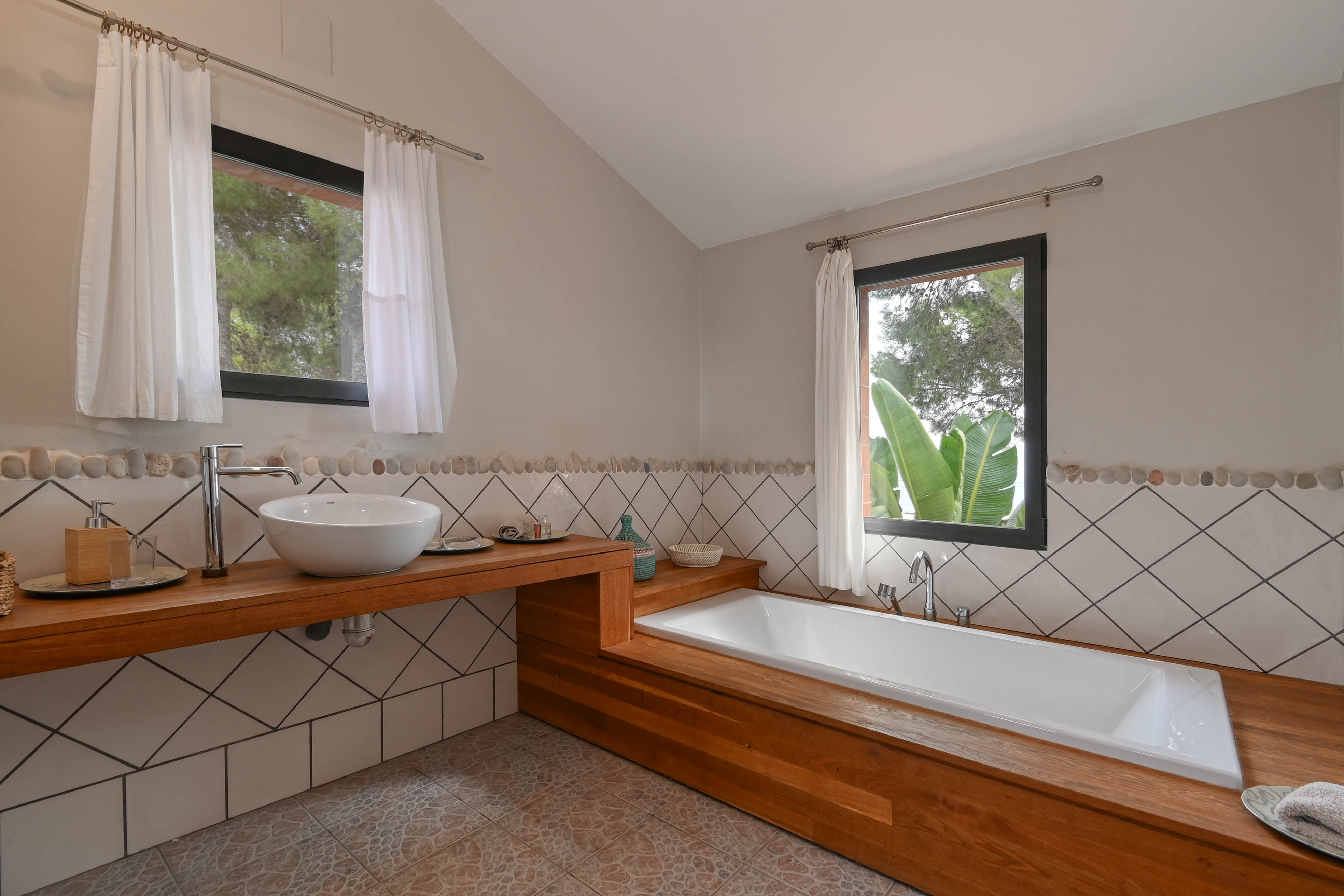 Charmante 4-Schlafzimmer-Villa mit Meerblick & Pool in Jávea