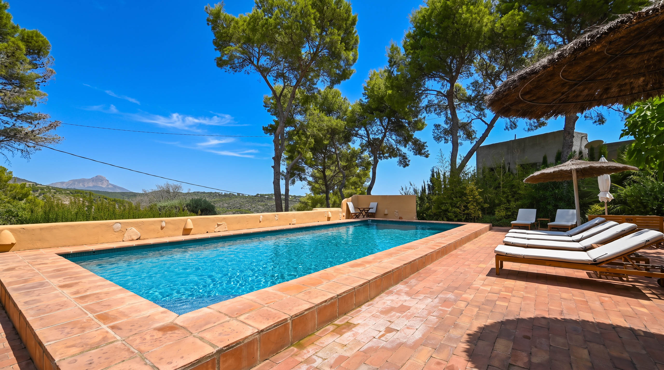 Charmante 4-Schlafzimmer-Villa mit Meerblick & Pool in Jávea