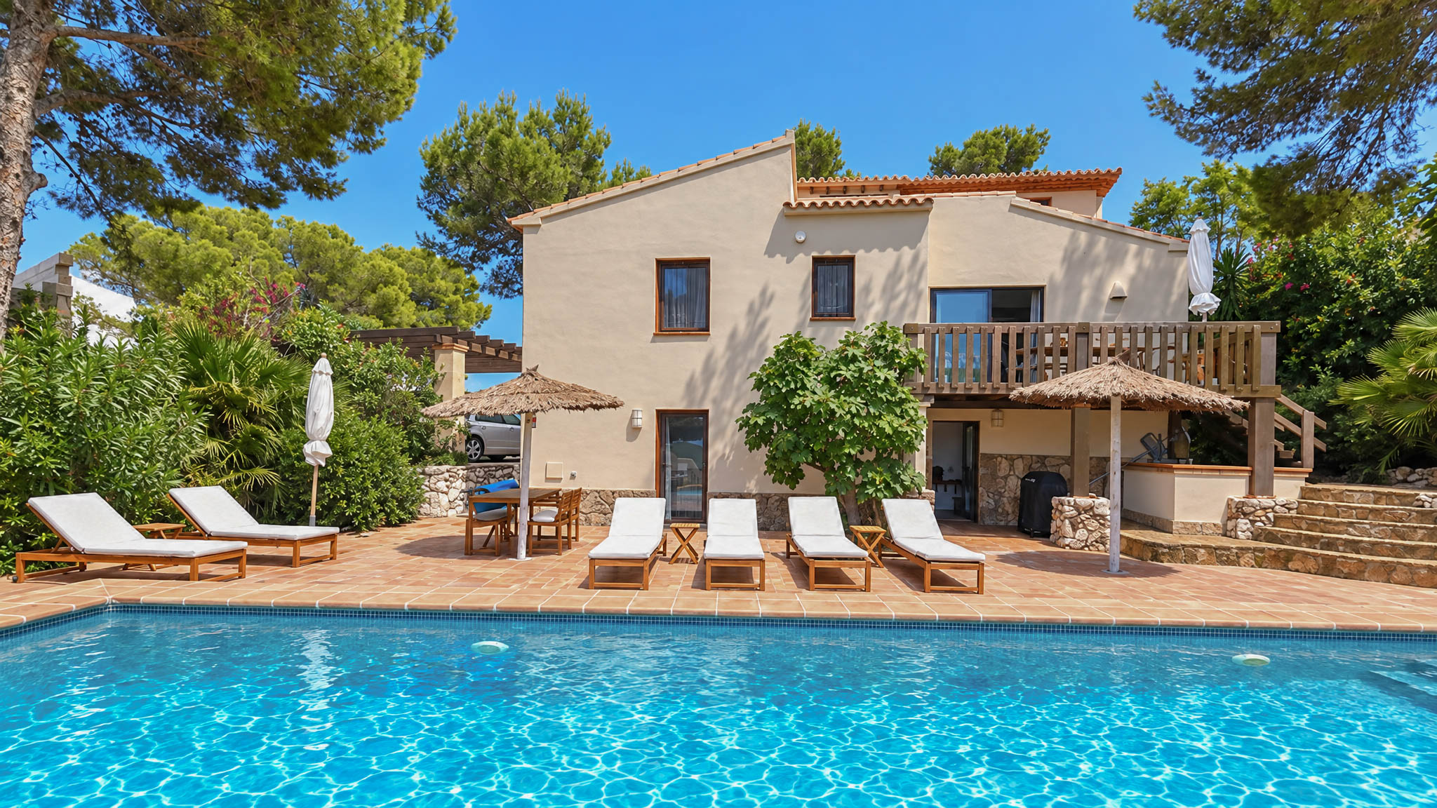 Charmante 4-Schlafzimmer-Villa mit Meerblick & Pool in Jávea