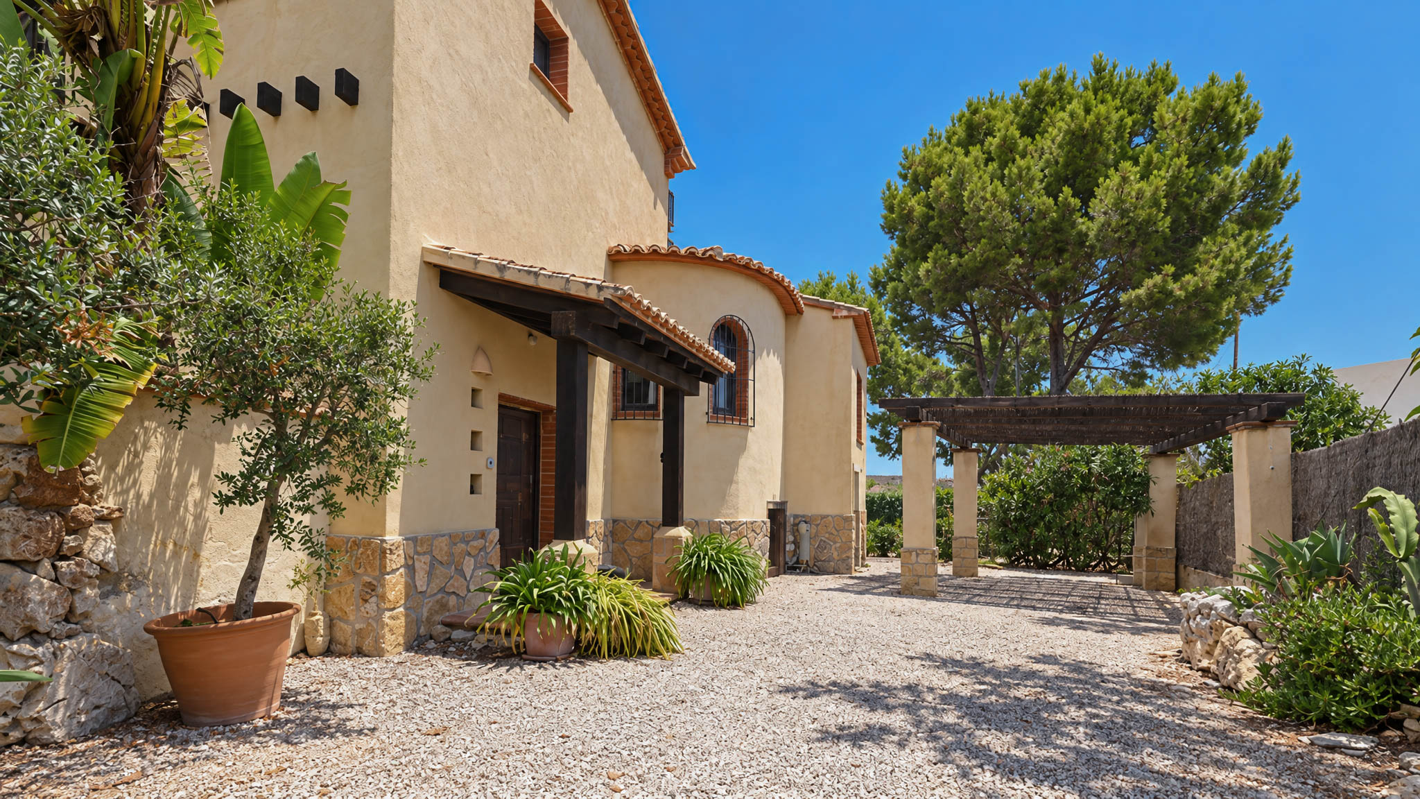 Charmante 4-Schlafzimmer-Villa mit Meerblick & Pool in Jávea