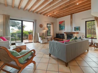 Charmante 4-Schlafzimmer-Villa mit Meerblick & Pool in Jávea