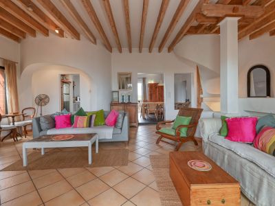 Charmante 4-Schlafzimmer-Villa mit Meerblick & Pool in Jávea