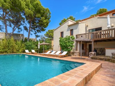 Charmante 4-Schlafzimmer-Villa mit Meerblick & Pool in Jávea
