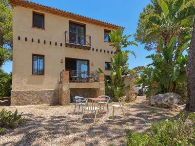 Charmante 4-Schlafzimmer-Villa mit Meerblick & Pool in Jávea