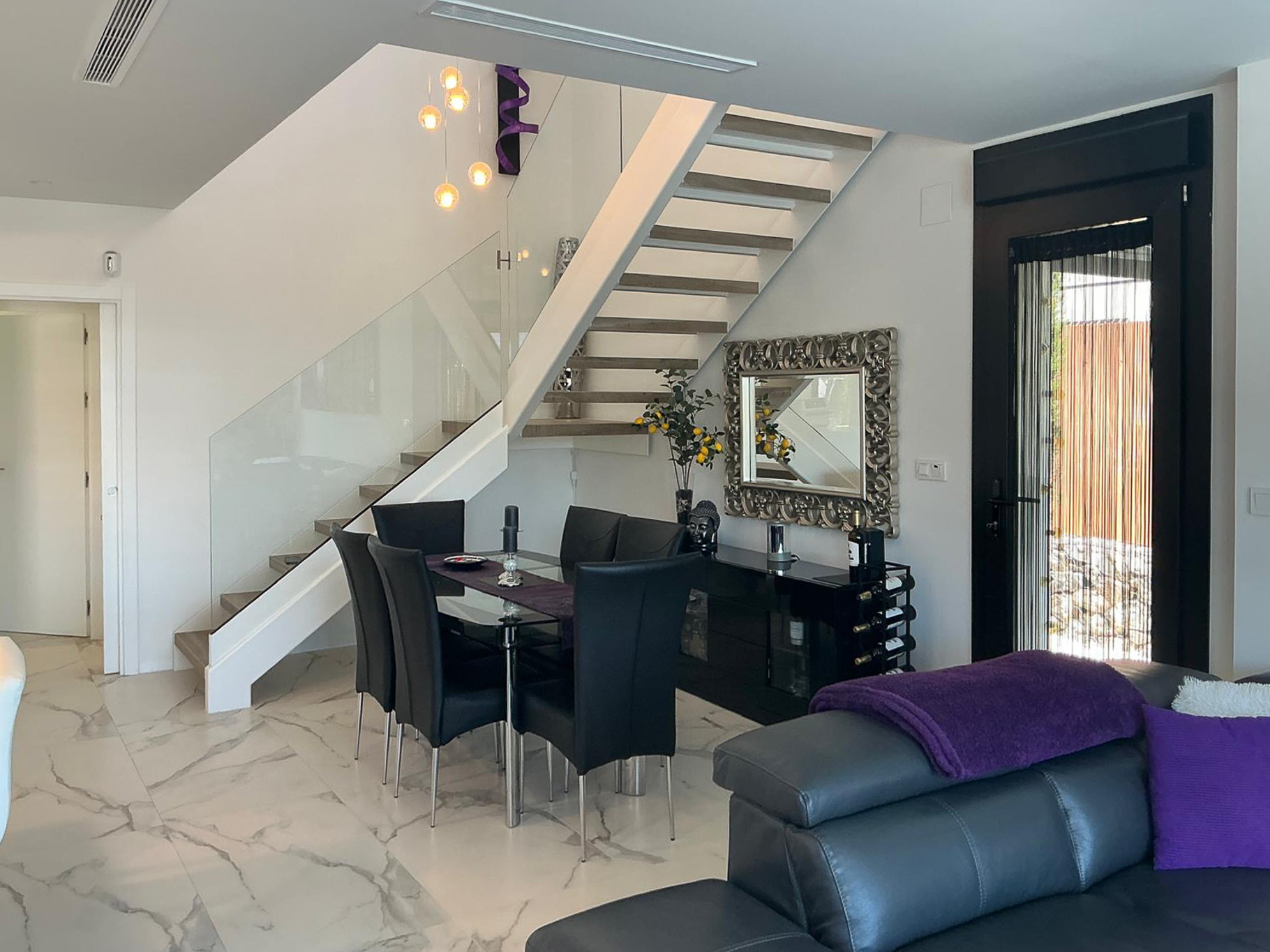 Essbereich und Treppe