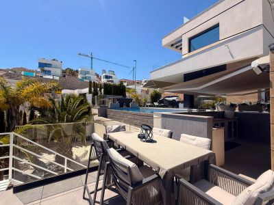 Terrasse mit Essbereich