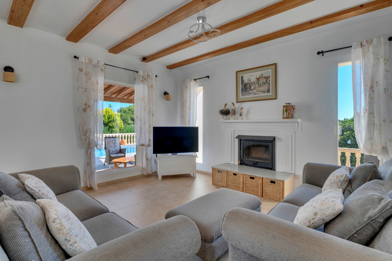 Wohnzimmer mit Kamin
