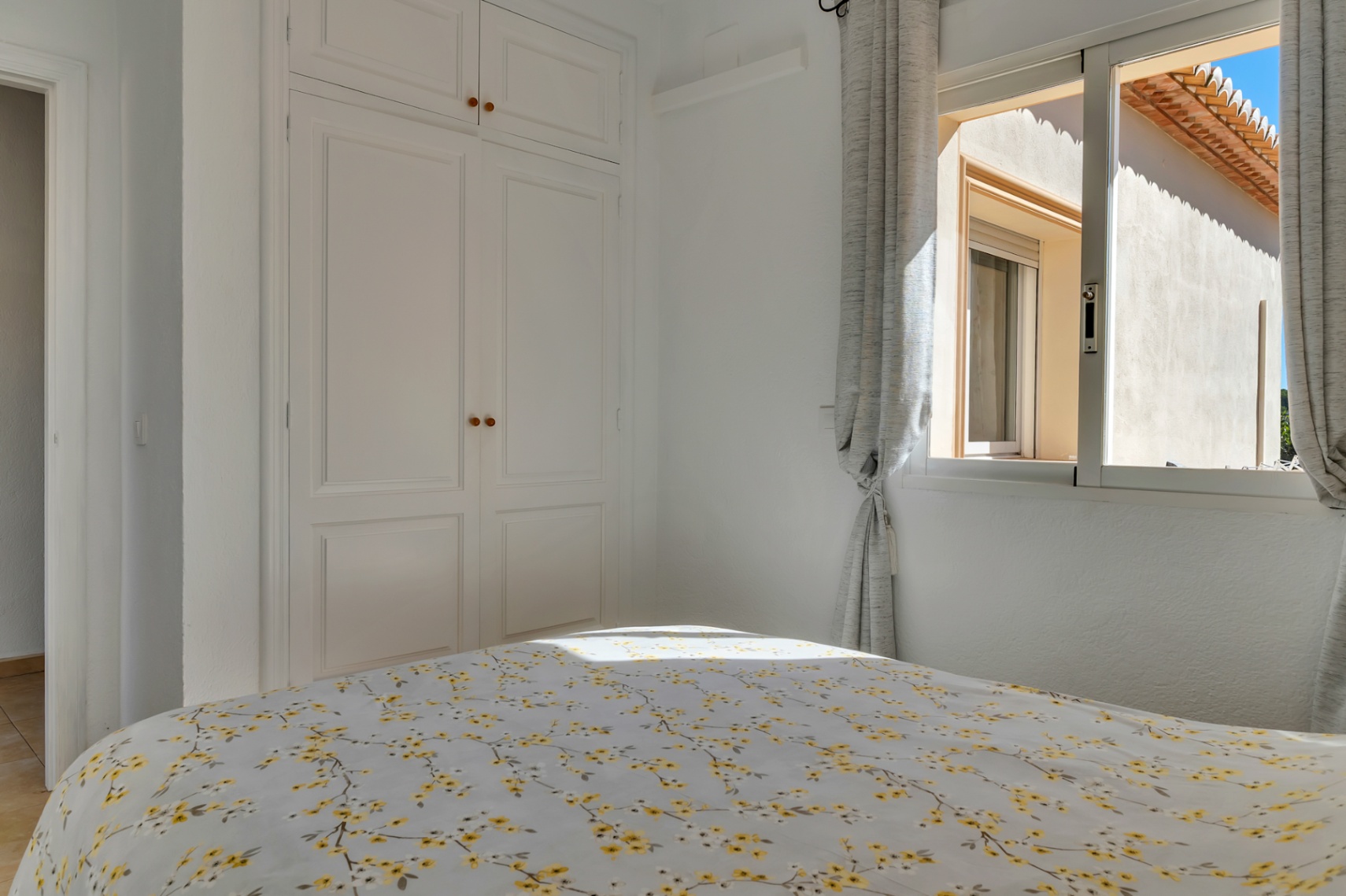 Schlafzimmer mit Einbauschrank