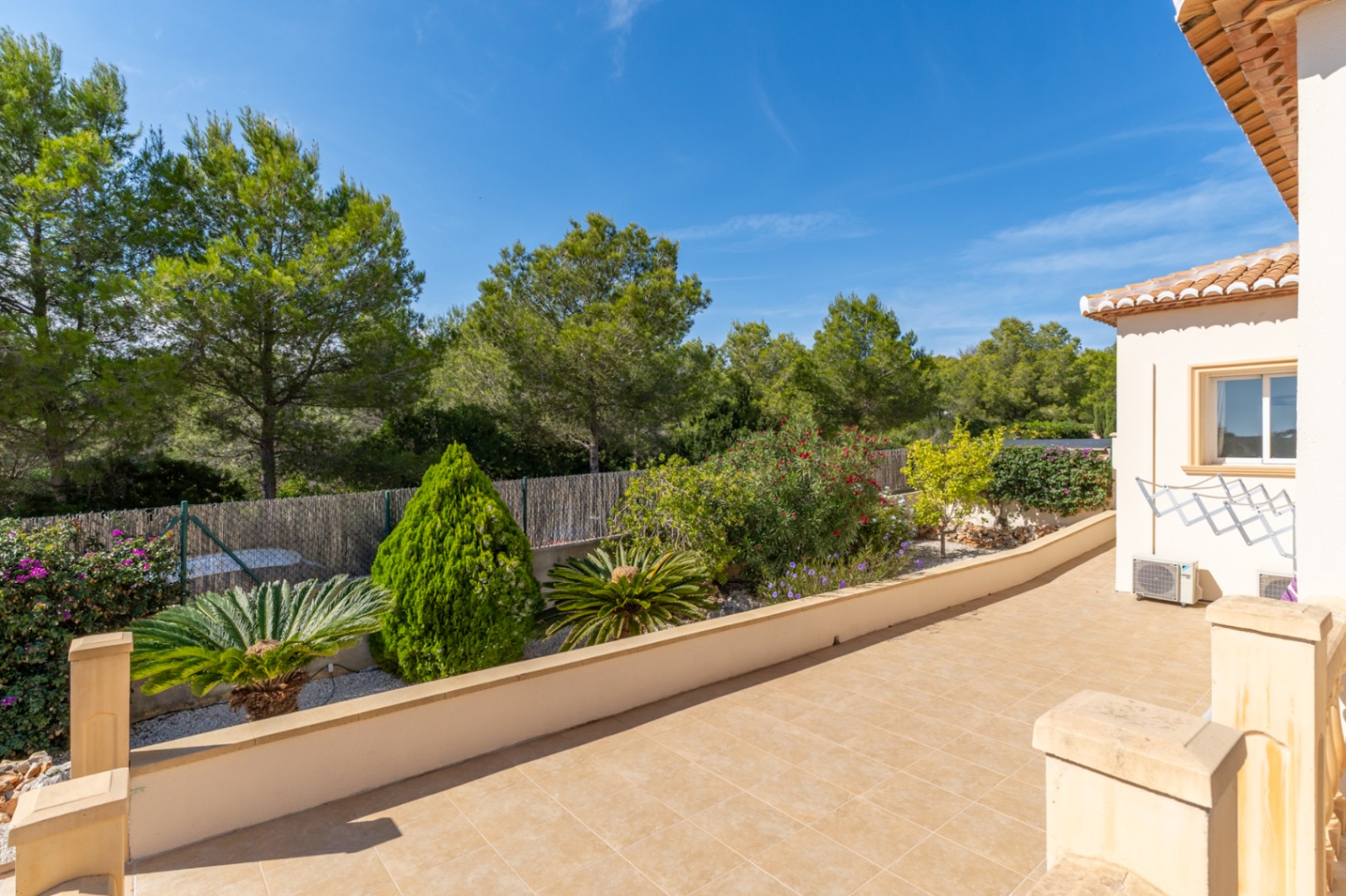 Terrasse und Garten