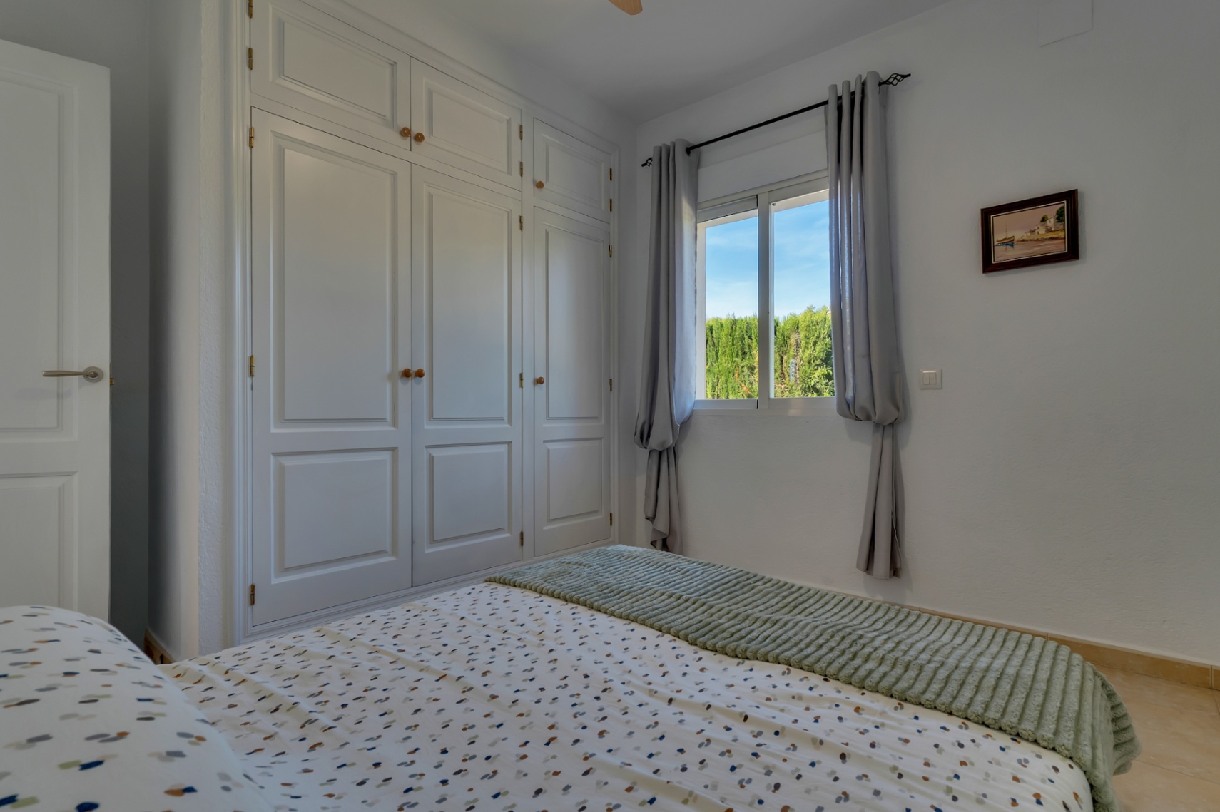 Schlafzimmer mit Einbauschränken