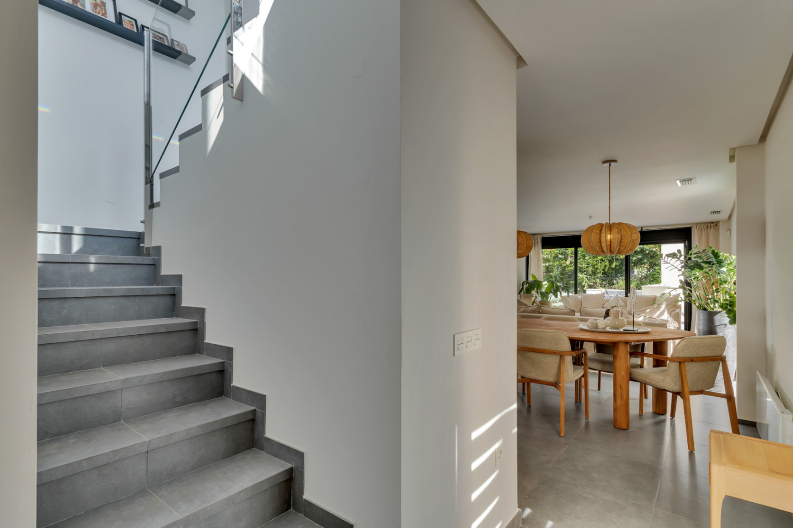 Treppe und Wohnbereich