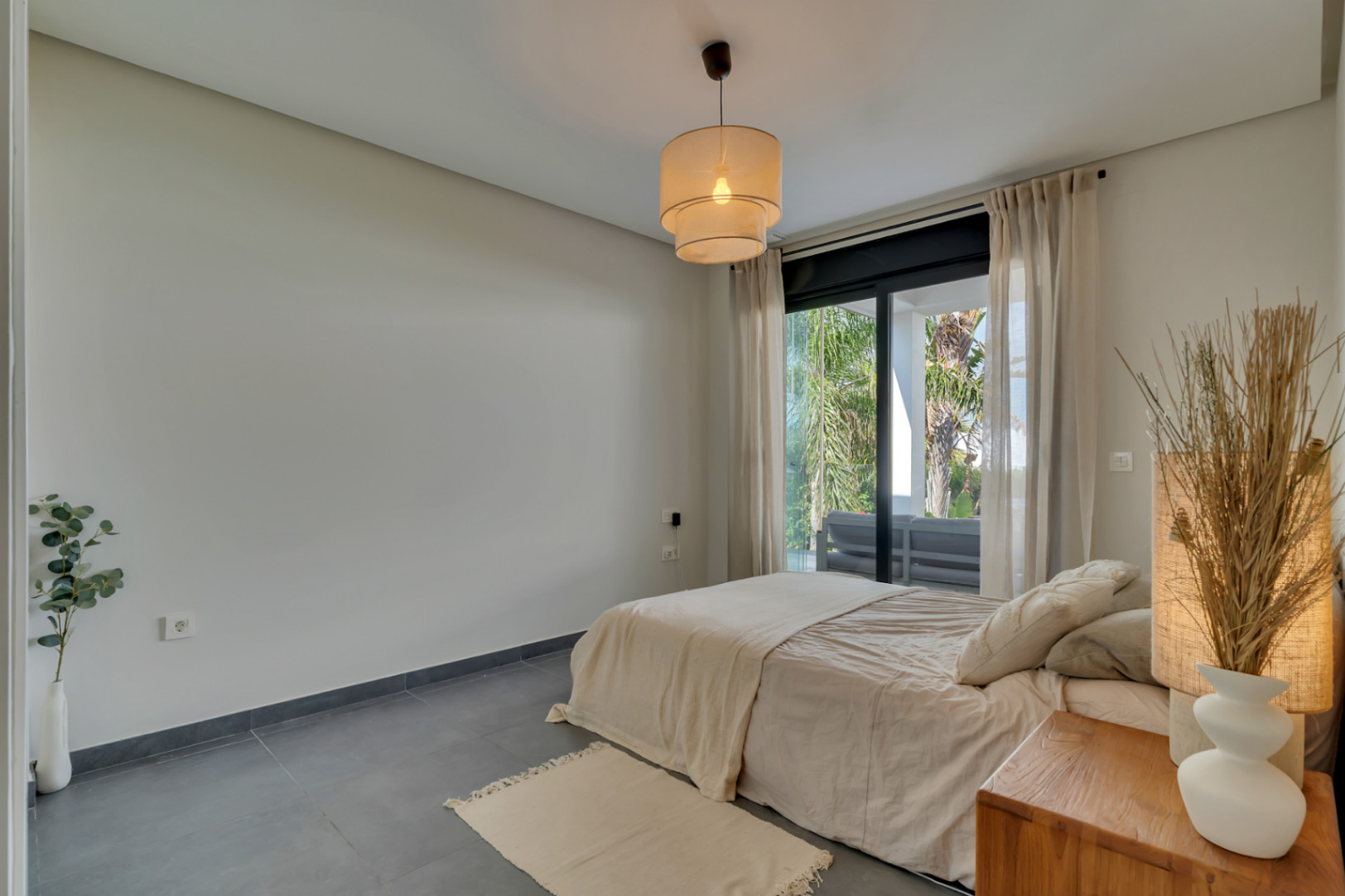 Schlafzimmer mit Terrassenzugang