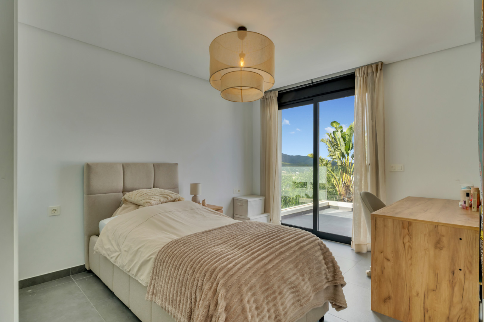 Schlafzimmer mit Balkon