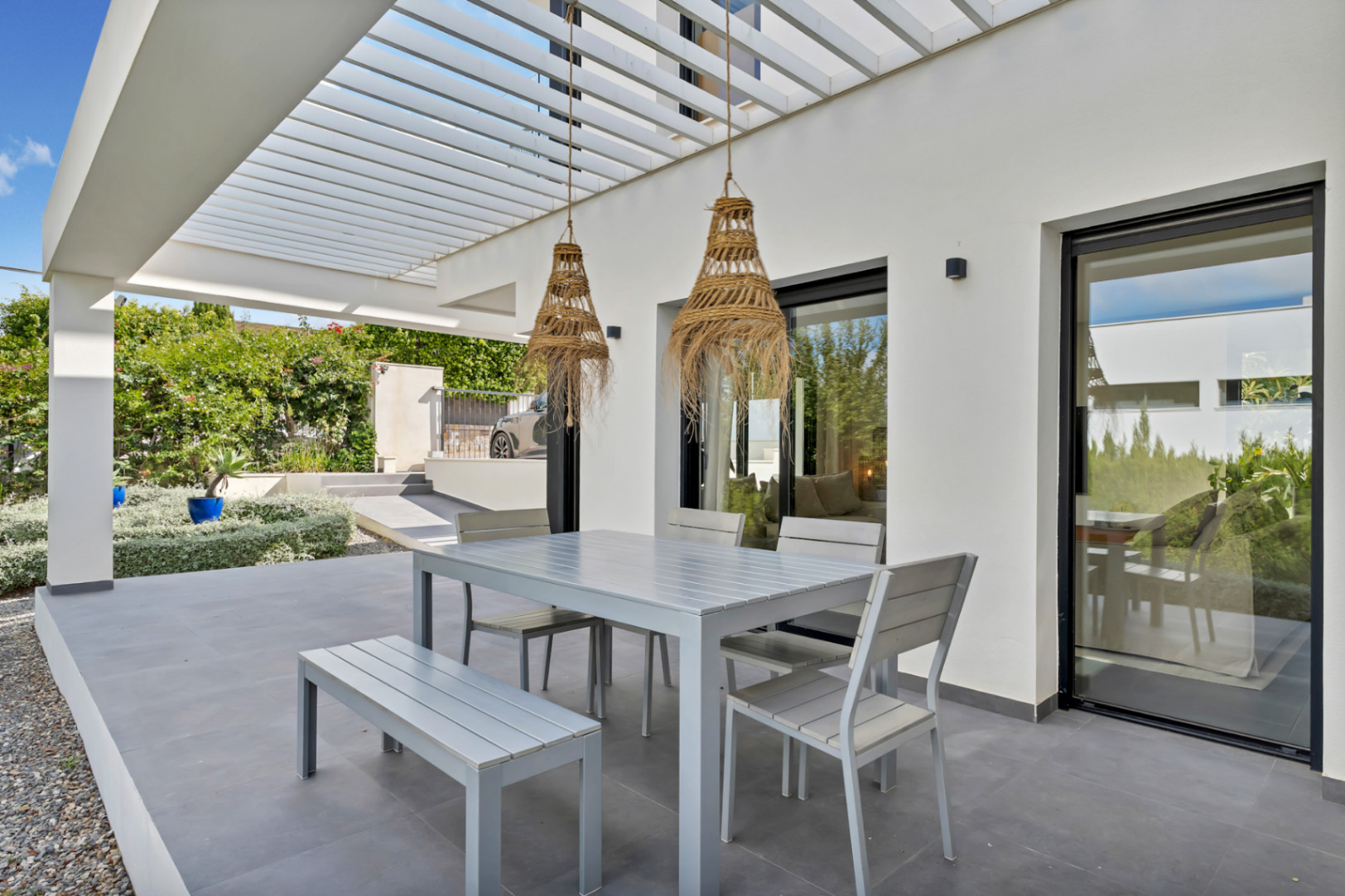 Terrasse mit Pergola