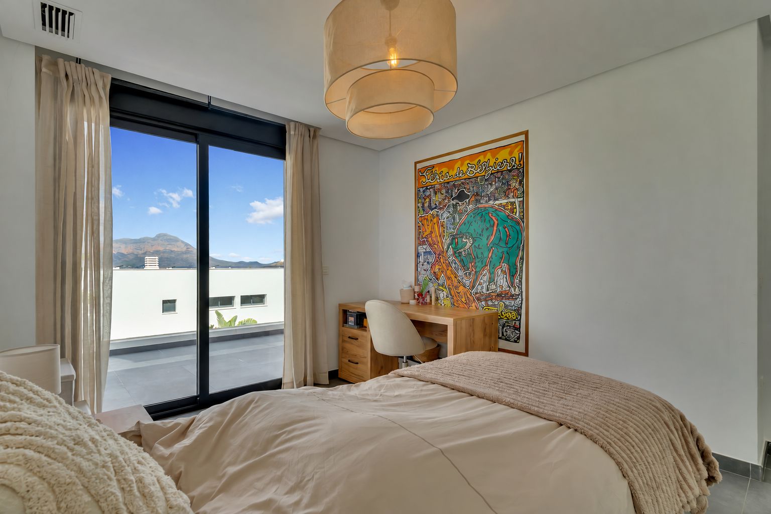 Schlafzimmer mit privatem Balkon