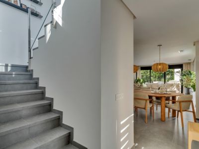 Treppe und Wohnbereich