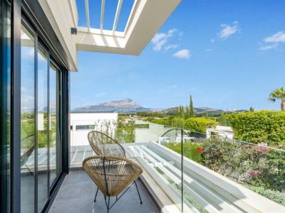 Balkon mit Bergblick