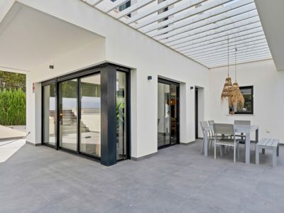 Terrasse mit Pergola