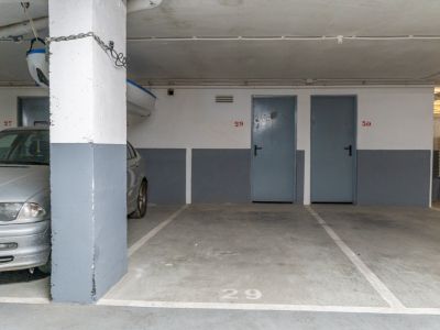 Tiefgaragenstellplatz