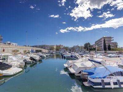 Kanal des Jachthafens