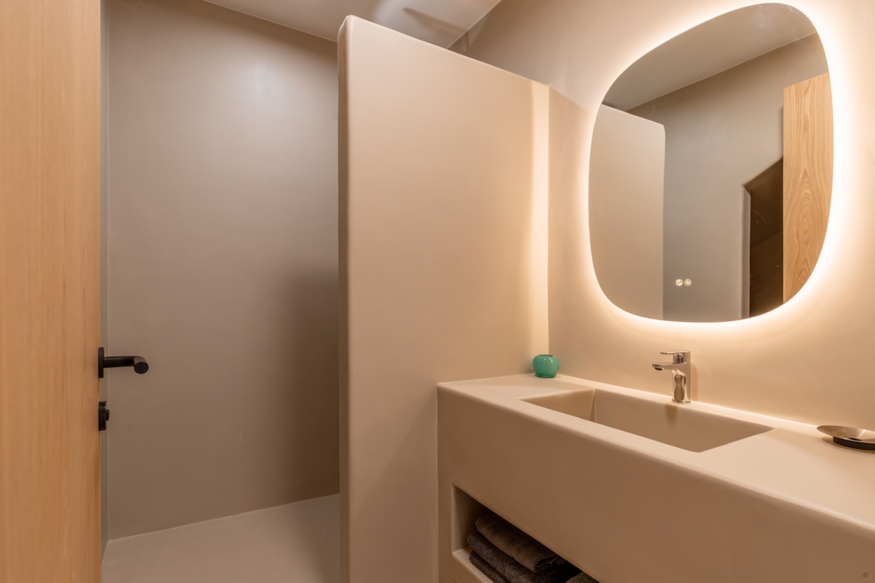 Badezimmer mit Dusche