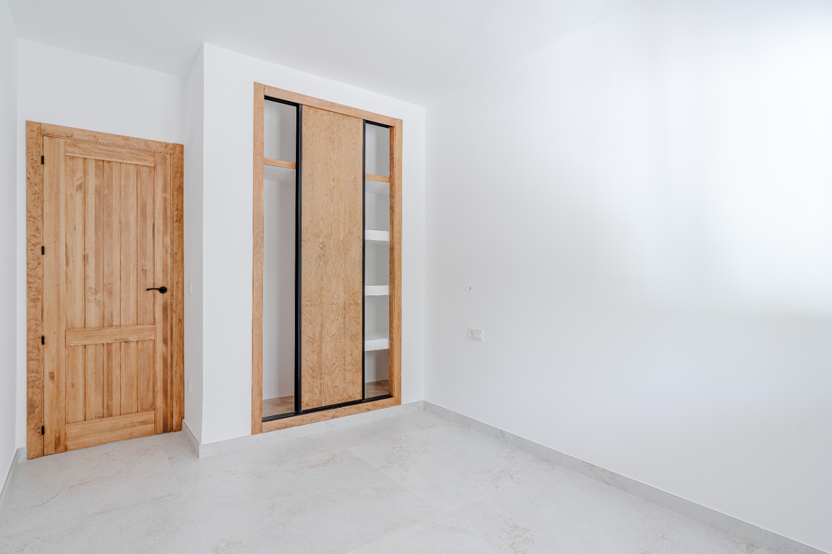 Schlafzimmer mit Einbauschrank