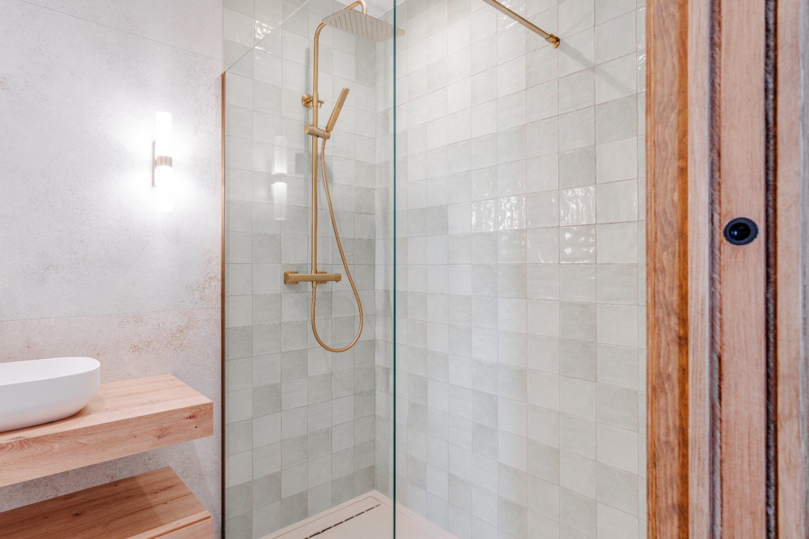 Dusche im Badezimmer