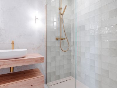 Badezimmer mit Dusche