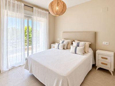 Schlafzimmer mit Balkon