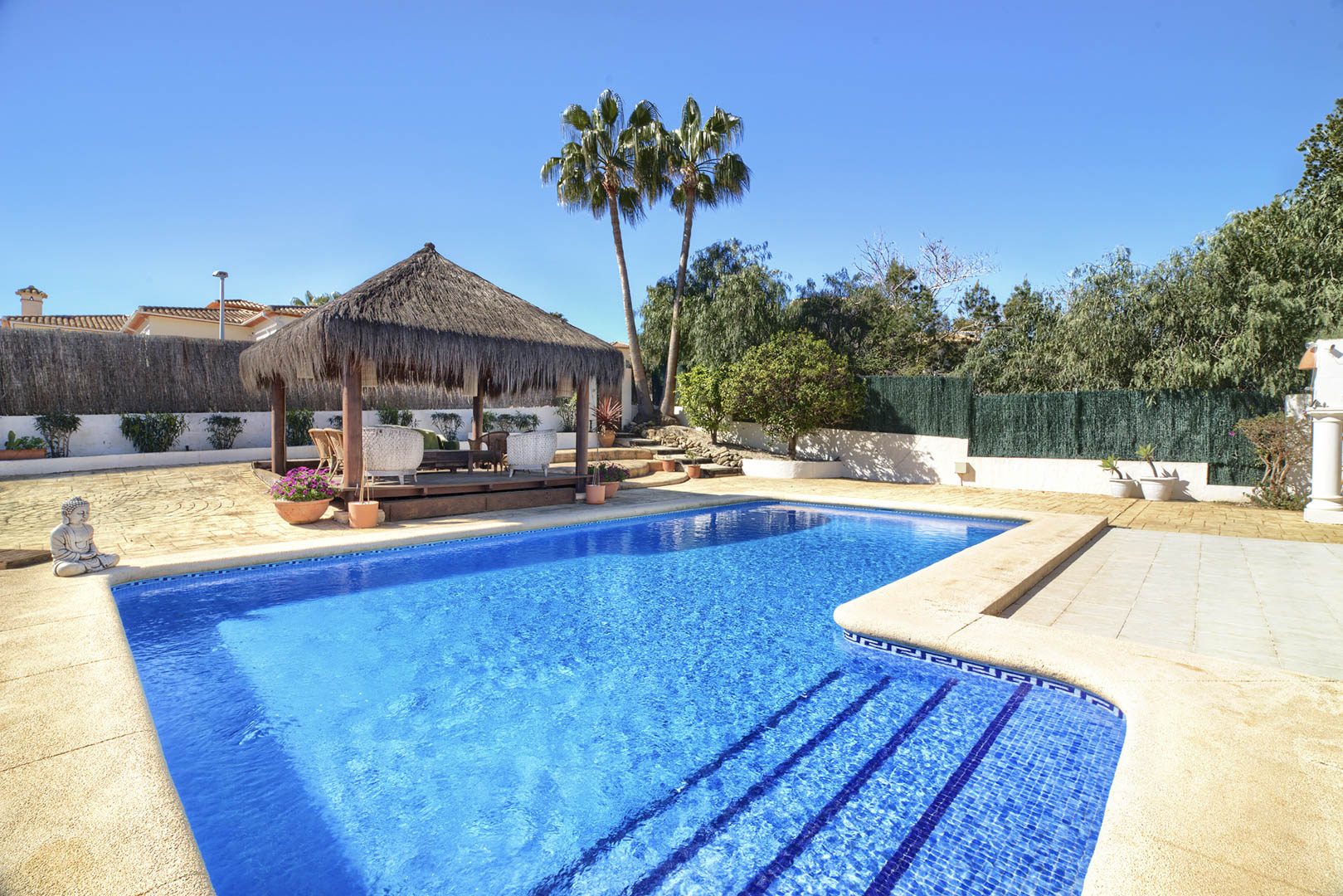 Pool und Pergola