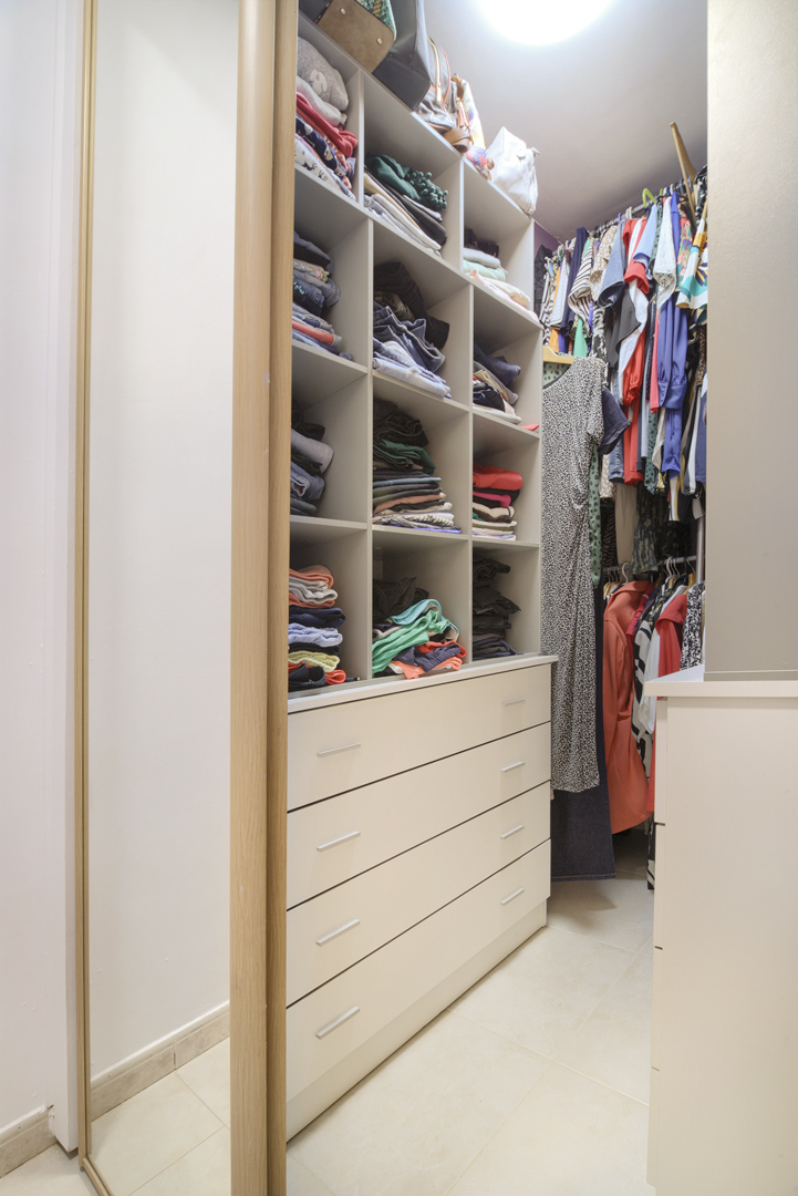 Begehbarer Kleiderschrank