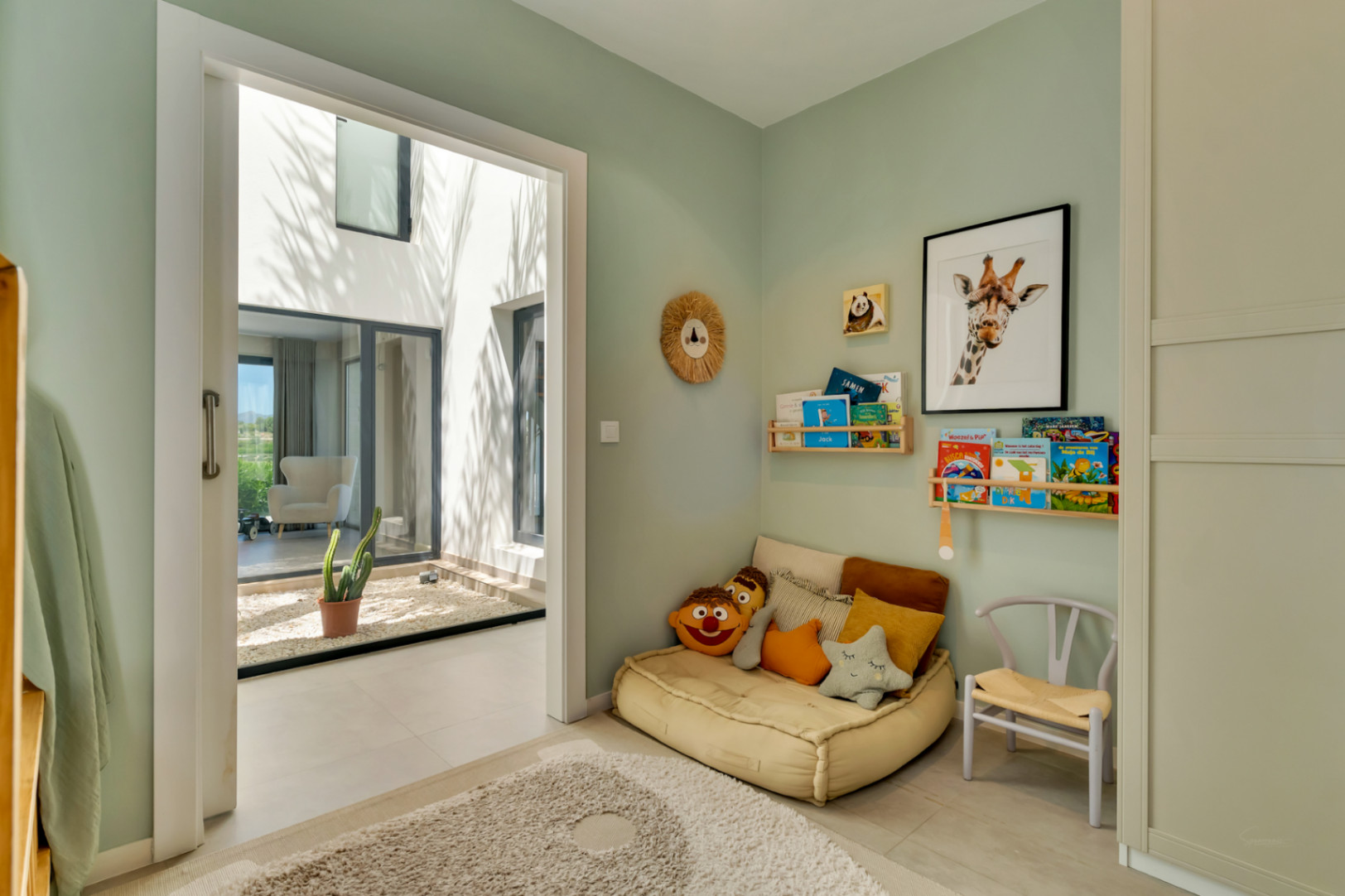 Kinderzimmer mit Innenhof