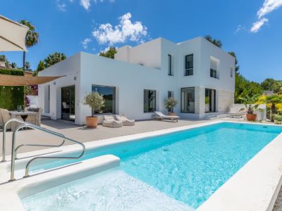 Pool und Terrasse