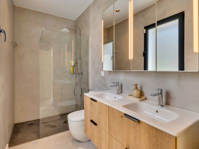 Badezimmer mit Dusche